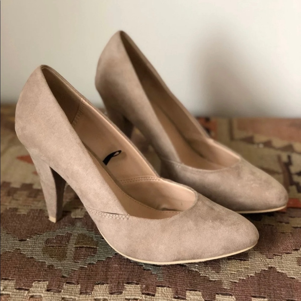 Nude heels pumps 8